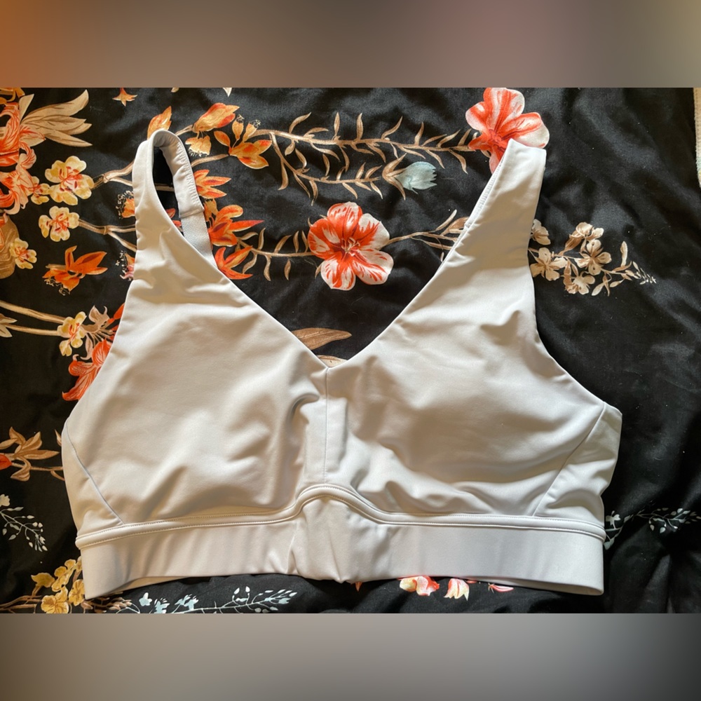 White Medium Impact Fabletics Sports Bra Free Shipping